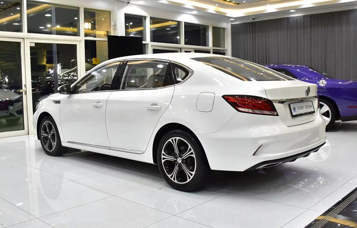 MG 6 ( 2022 Model ) in White Color GCC Specs-13-13