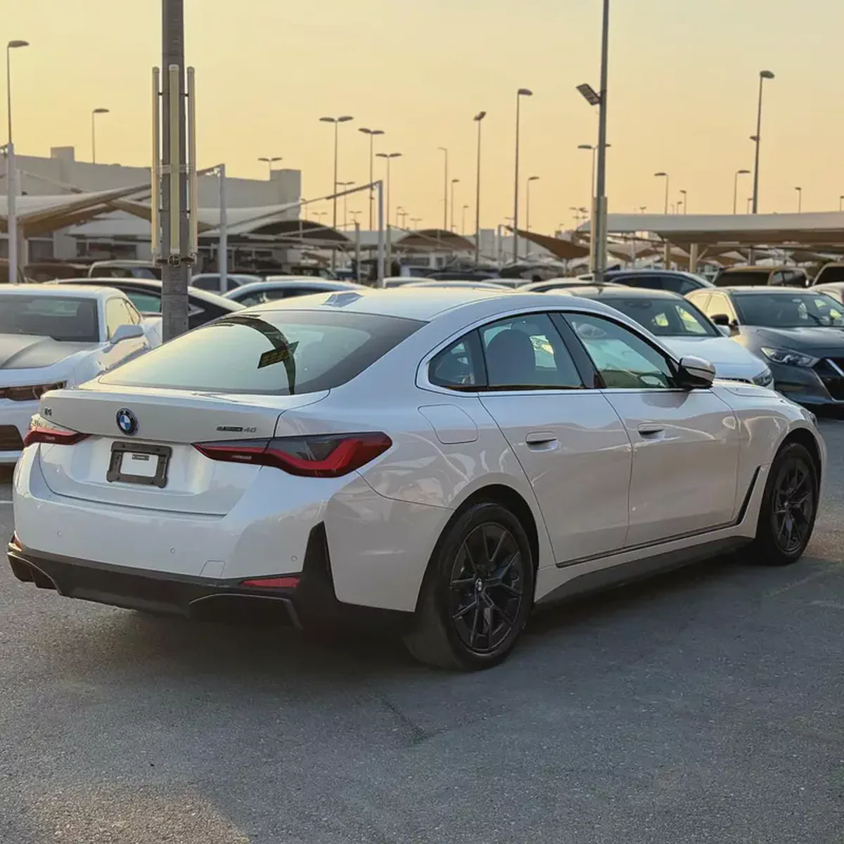 BMW// I4 E DRIVE 40// (2025)// AMERICAN// FULL OPTIONS//GOOD CONDITION//LOW MILLAGE//-5-5