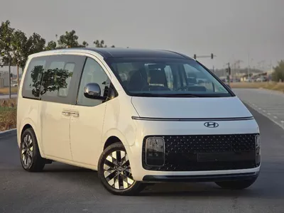 Hyundai Staria 2022 Luxury GCC Specs - V6 3.5L - 9-Seater VIP Edition - Good condition-0