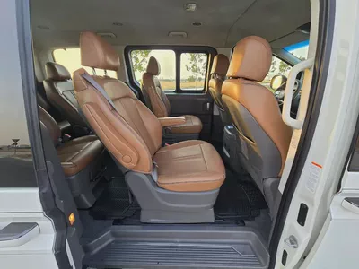Hyundai Staria 2022 Luxury GCC Specs - V6 3.5L - 9-Seater VIP Edition - Good condition-12