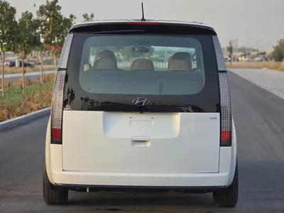 Hyundai Staria 2022 Luxury GCC Specs - V6 3.5L - 9-Seater VIP Edition - Good condition-5