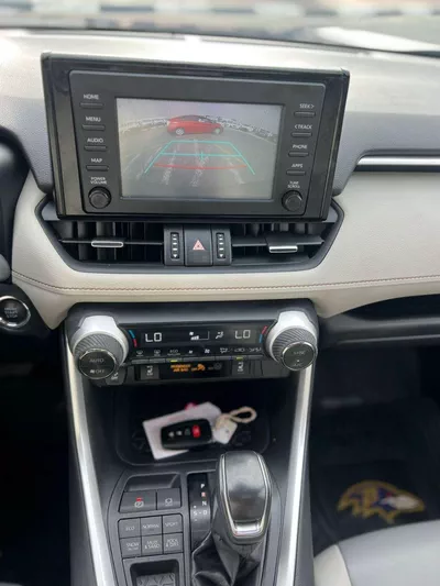 Toyota RAV4 XLE 2019 Toyota Rav4 Full Option 2.5L V4 - Rear Camera - Leather Seat - Sunroof - AWD 4x4-18