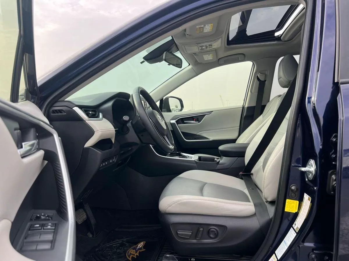 Toyota RAV4 XLE 2019 Toyota Rav4 Full Option 2.5L V4 - Rear Camera - Leather Seat - Sunroof - AWD 4x4-10-0
