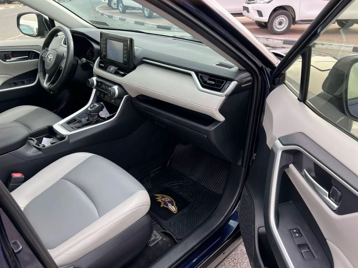 Toyota RAV4 XLE 2019 Toyota Rav4 Full Option 2.5L V4 - Rear Camera - Leather Seat - Sunroof - AWD 4x4-13-0