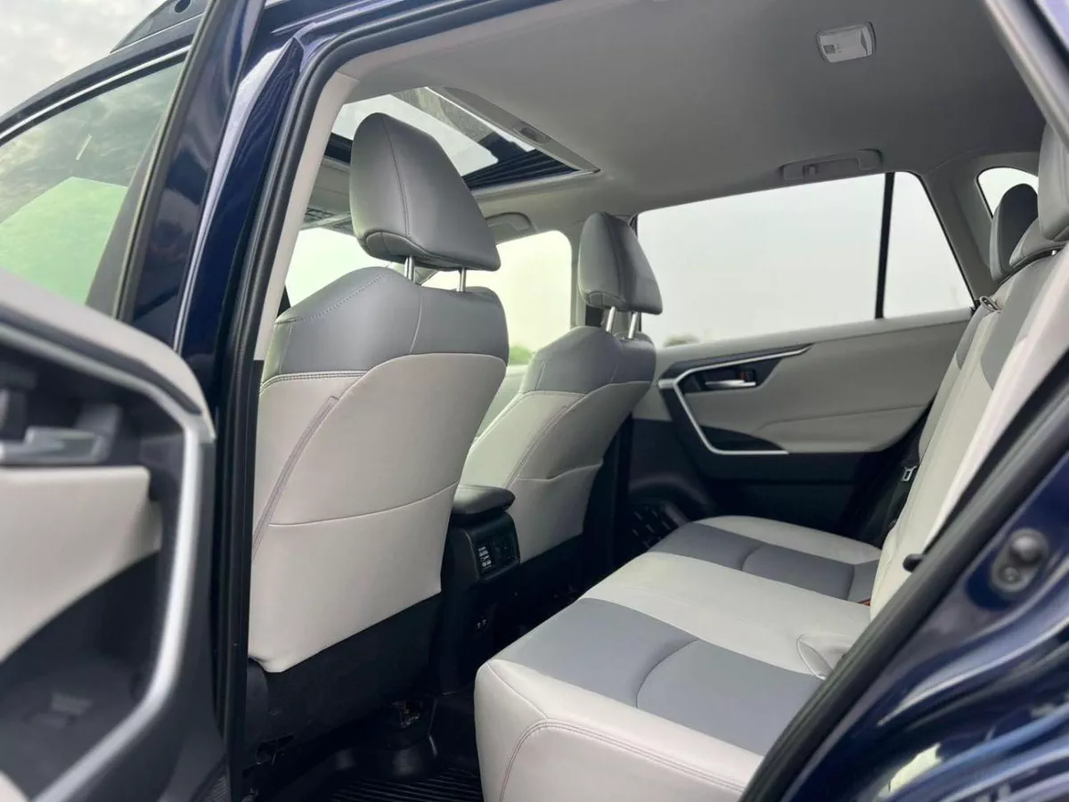 Toyota RAV4 XLE 2019 Toyota Rav4 Full Option 2.5L V4 - Rear Camera - Leather Seat - Sunroof - AWD 4x4-16-0