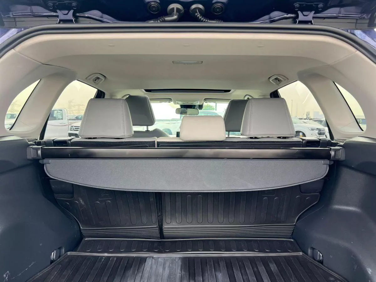 Toyota RAV4 XLE 2019 Toyota Rav4 Full Option 2.5L V4 - Rear Camera - Leather Seat - Sunroof - AWD 4x4-23-0