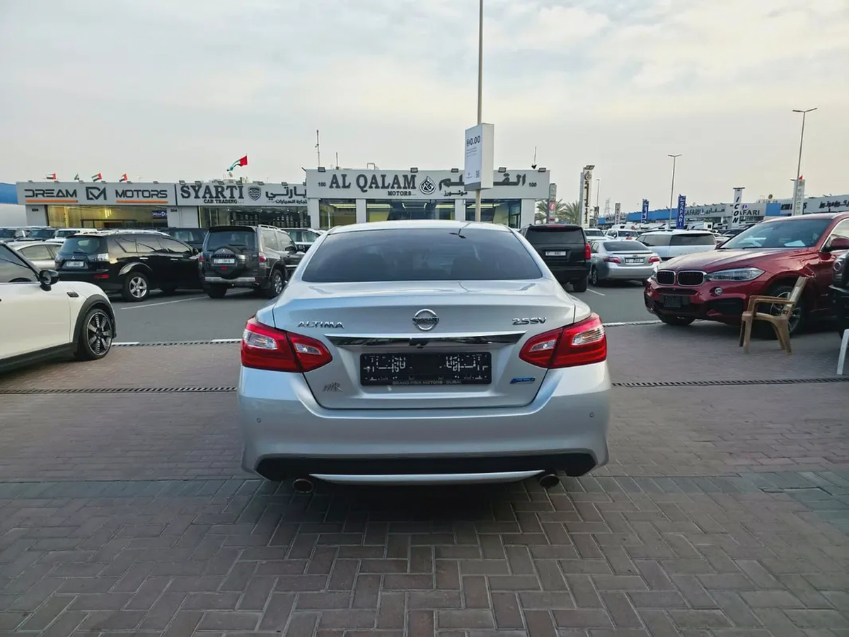Nissan Altima SV 2017, V4 GCC Specs Very Well Maintained No Any Issue-6-6