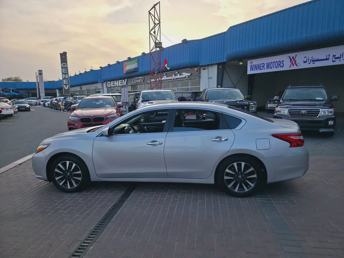 Nissan Altima SV 2017, V4 GCC Specs Very Well Maintained No Any Issue-7-7