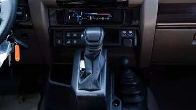 Toyota Land Cruiser 70 LC76 4.0L PTR 26 YM AT-7