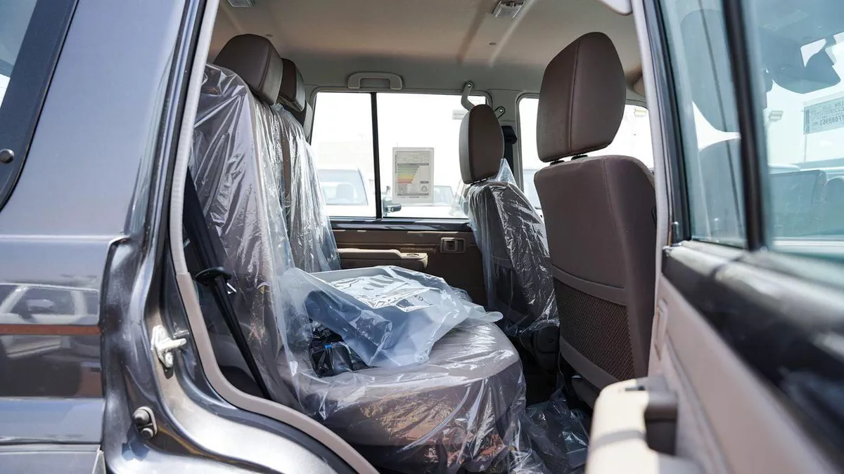 Toyota Land Cruiser 70 LC76 4.0L PTR 26 YM AT-10-0