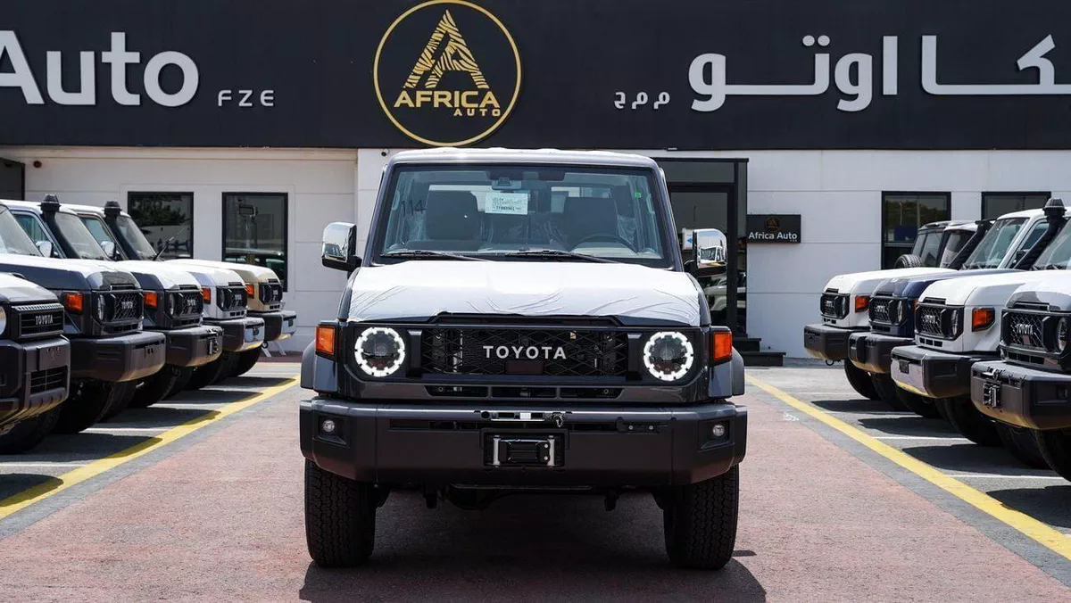 Toyota Land Cruiser 70 LC76 4.0L PTR 26 YM AT-1-0