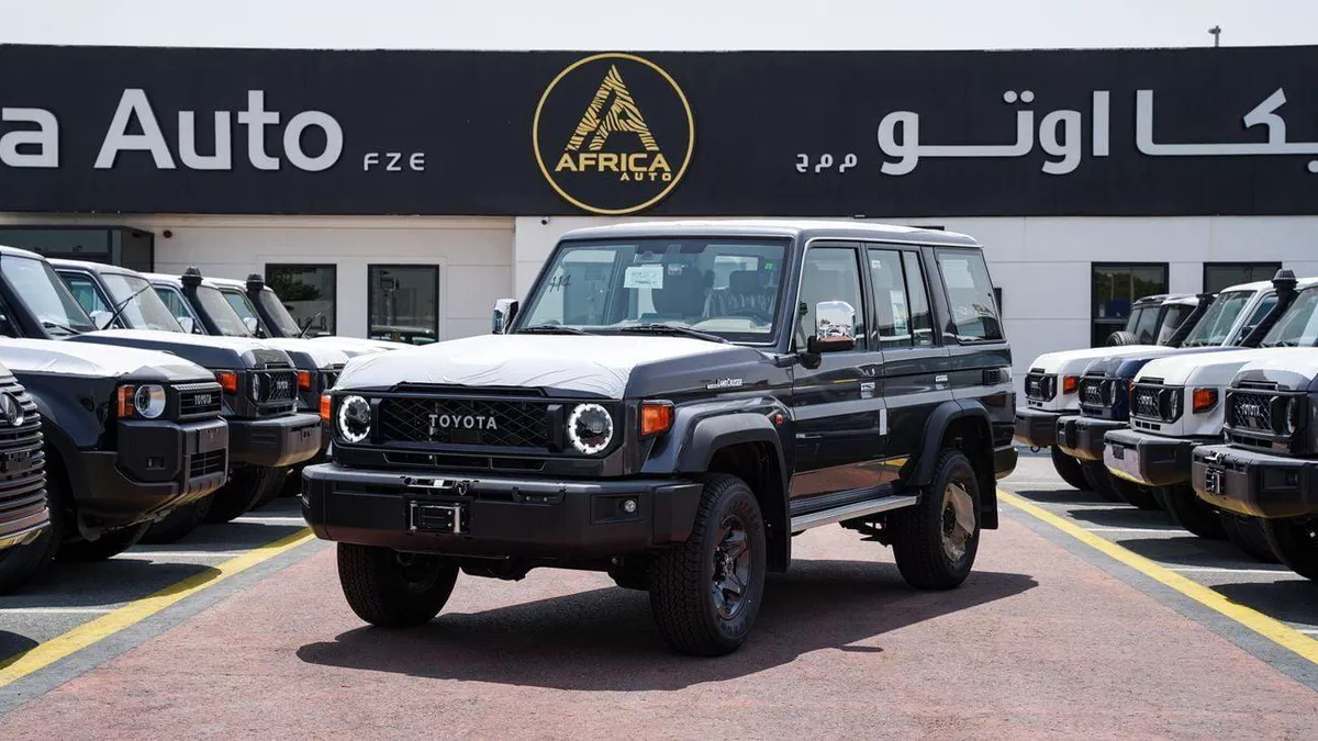 Toyota Land Cruiser 70 LC76 4.0L PTR 26 YM AT-2-0