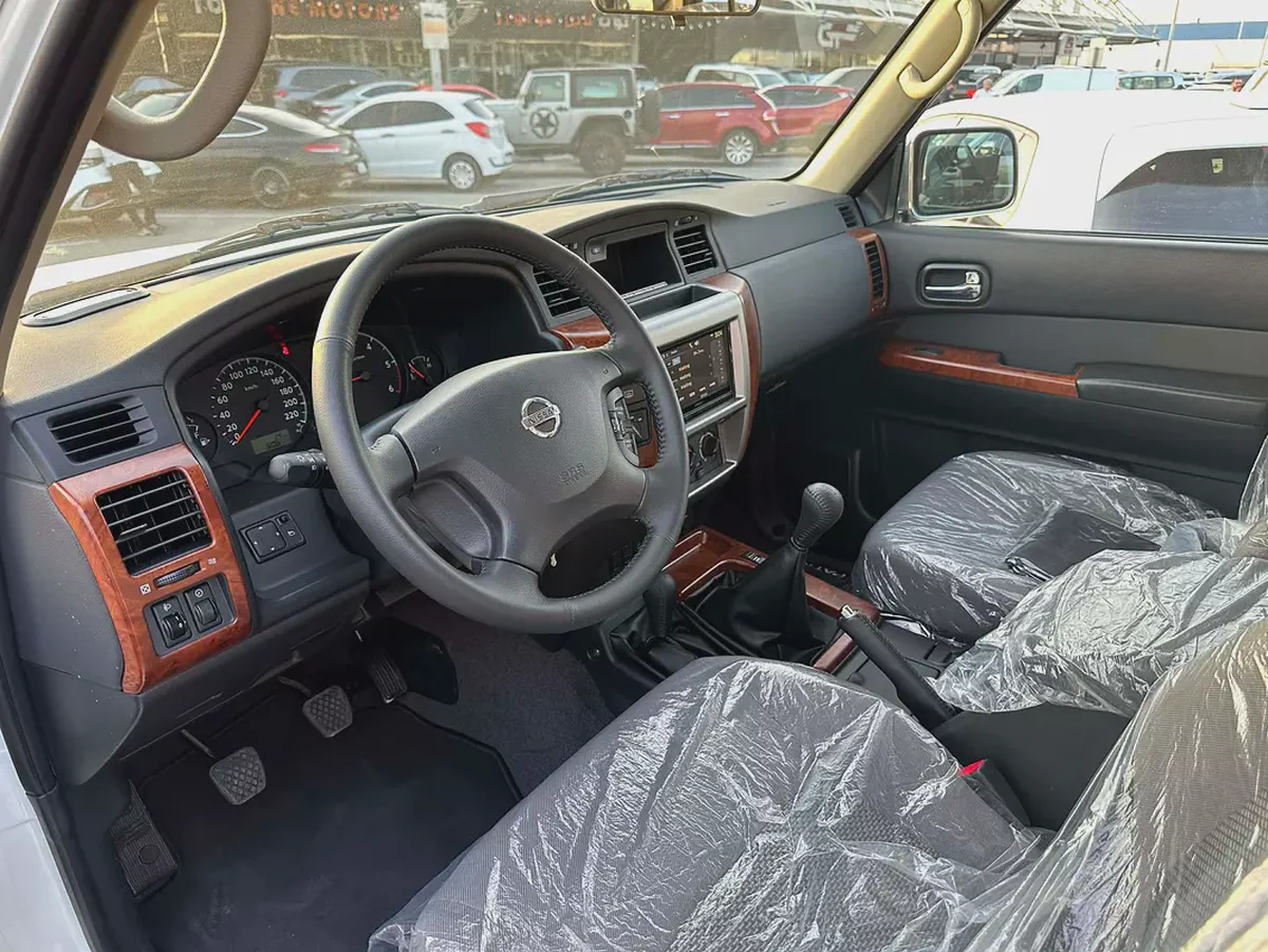 2024 Nissan Patrol Safari - GCC Specs - Brand New-4-4