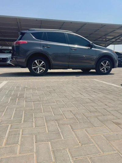 2017 Toyota Rav 4 XLE | American Specs | Well Maintained-1