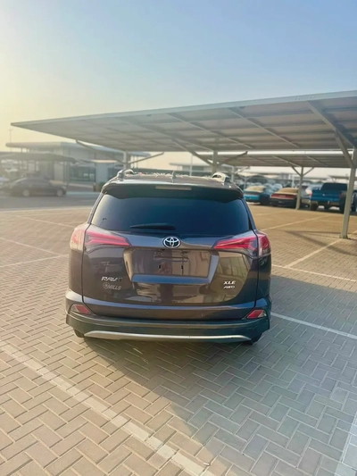 2017 Toyota Rav 4 XLE | American Specs | Well Maintained-4