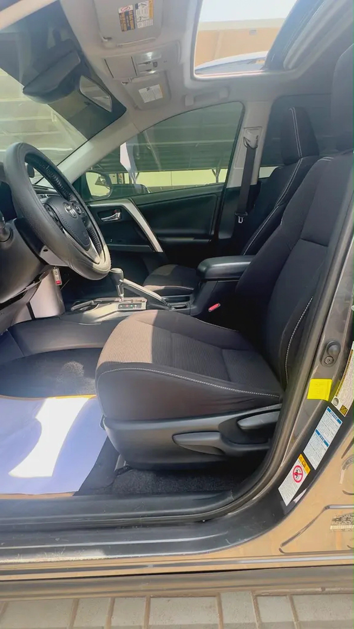 2017 Toyota Rav 4 XLE | American Specs | Well Maintained-10-10