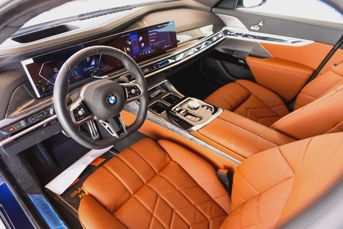 BMW 740i M Sport Individual – 2026 | GCC | Only 3,745 KM | AED 449,000-4-4