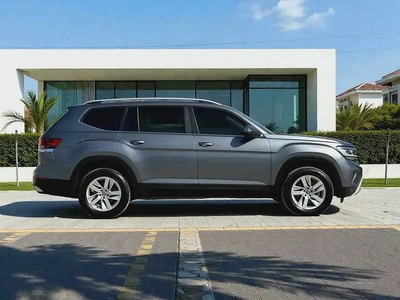 AED 1,040 P.M | 0% DOWN PAYMENT | VW TERAMONT 3.6L V6 | 2022-3