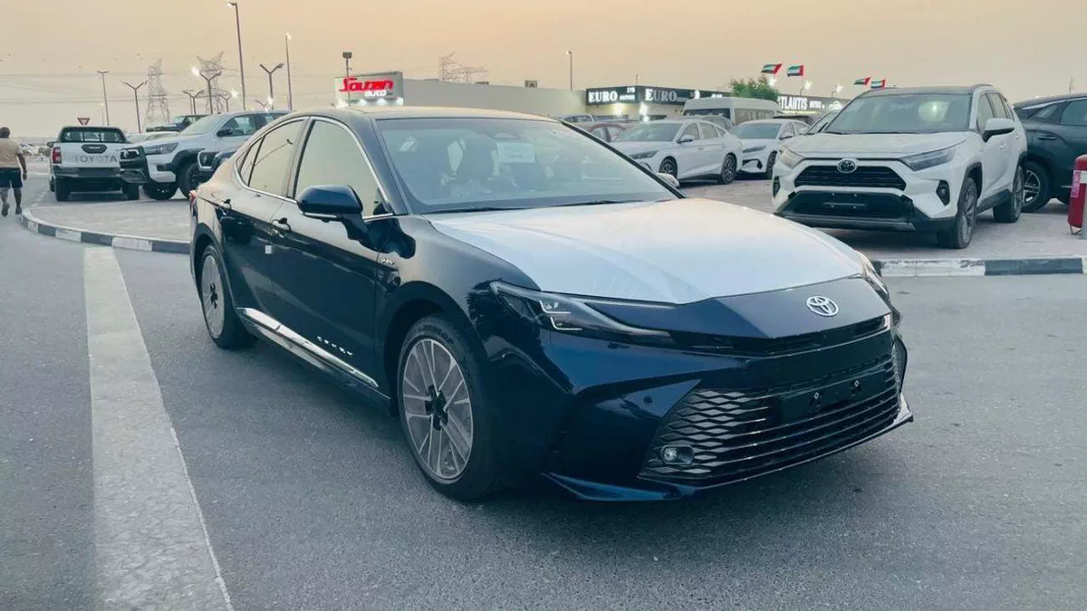Toyota Camry CAMRY 2.5 HYBRID LUMEIR
