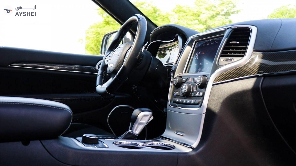 Jeep Grand Cherokee SRT8-6-6