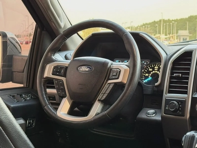Ford F150 -2018  American specs, top of the line, in excellent condition.-15
