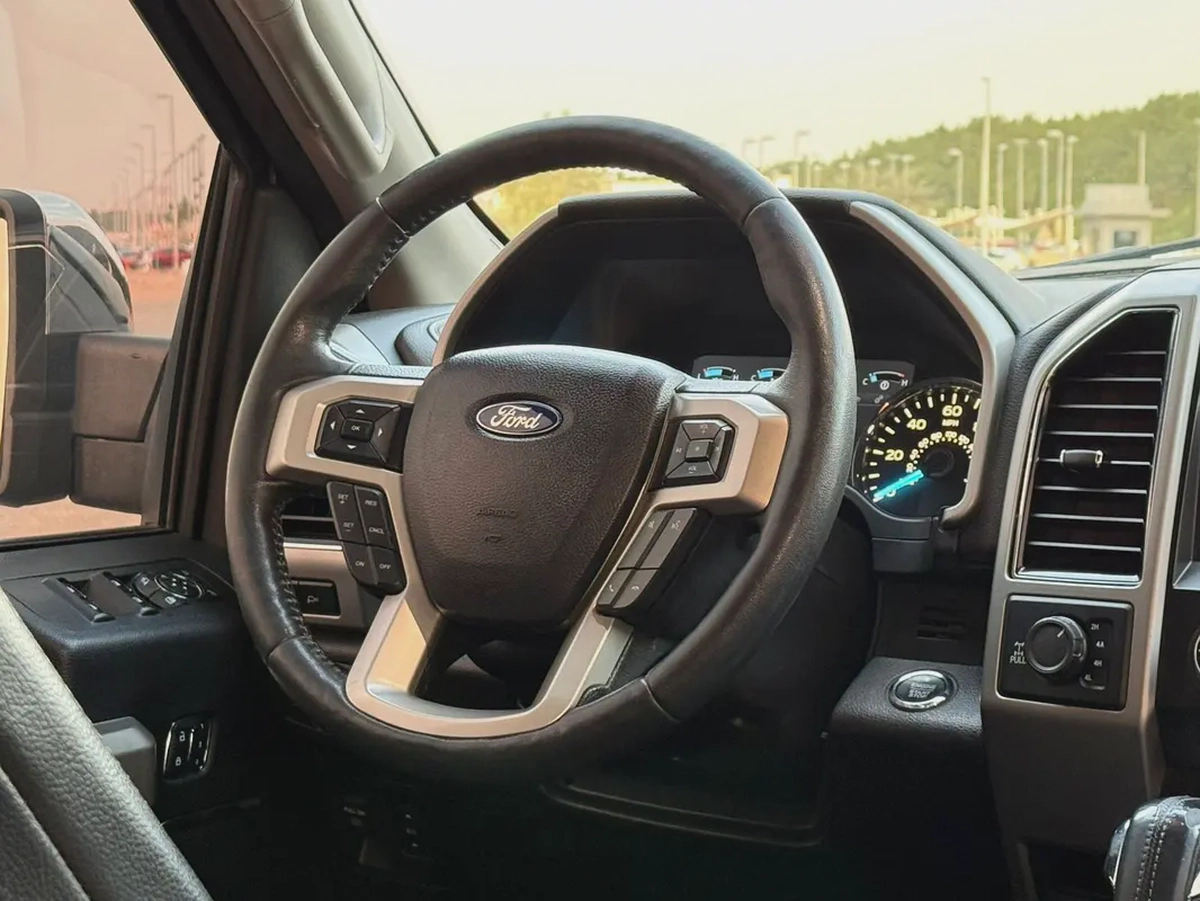 Ford F150 -2018 American specs, top of the line, in excellent condition.-15-15