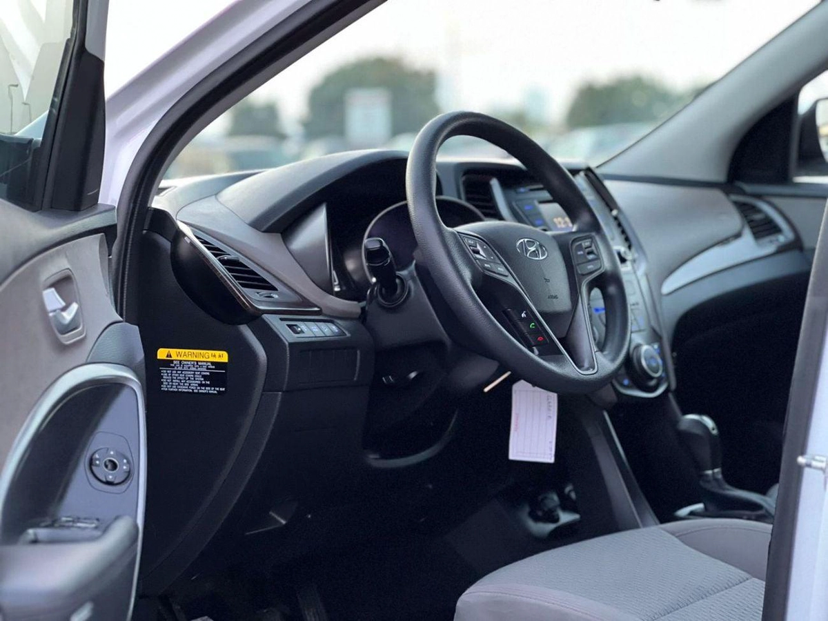 Hyundai Santa Fe 2018 Hyundai Santa Fe  Sports 2.4L V4 - Apple Play & Android - Rear Camera - 2 keys-10-0