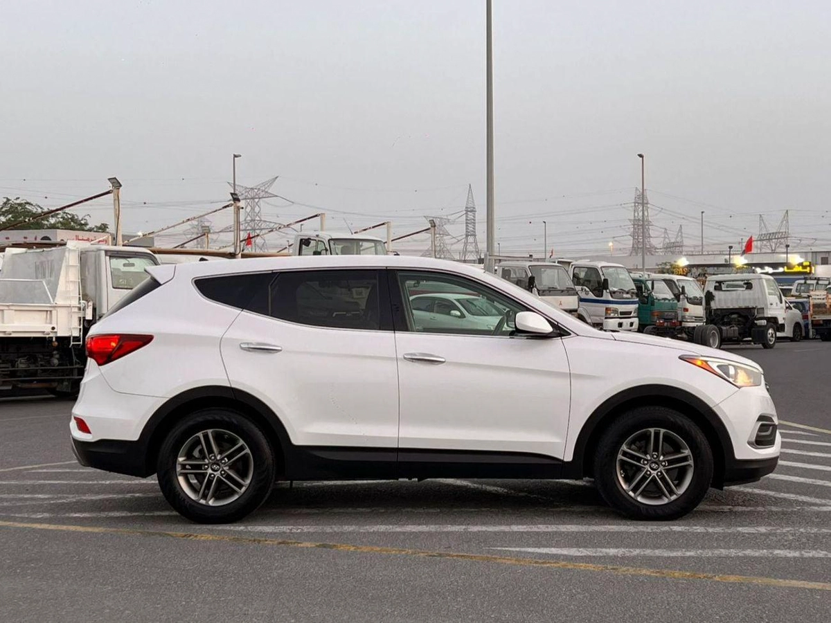 Hyundai Santa Fe 2018 Hyundai Santa Fe  Sports 2.4L V4 - Apple Play & Android - Rear Camera - 2 keys-8-0