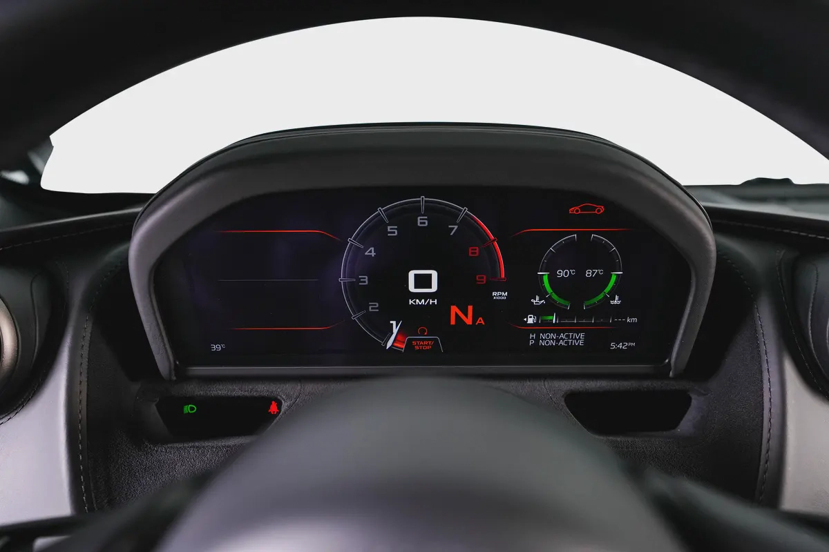 Mclaren 720S-GCC-Launch Edition-MSO Premium Color-Full Service History Mclaren Dubai-Bespoke Order-10-10