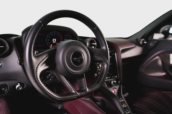 Mclaren 720S-GCC-Launch Edition-MSO Premium Color-Full Service History Mclaren Dubai-Bespoke Order