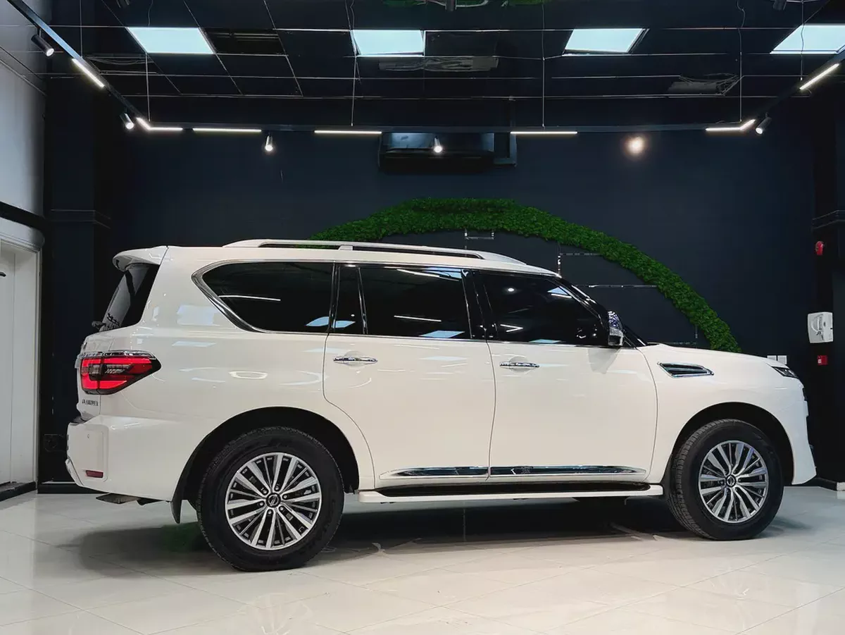 Nissan Patrol SE Platinum City 2021 | GCC Specs | Low Mileage | Full Option-8-8