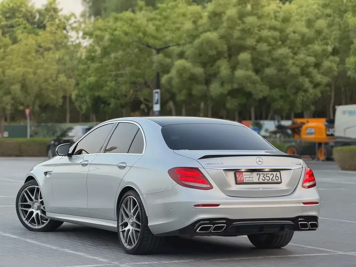 2017 E63s AMG 4-MATIC+ | ACCIDENTS FREE | FSH | ORIGINAL PAINT-3-3