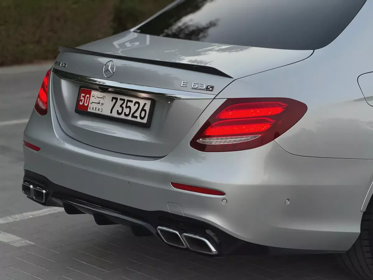 2017 E63s AMG 4-MATIC+ | ACCIDENTS FREE | FSH | ORIGINAL PAINT-7-7