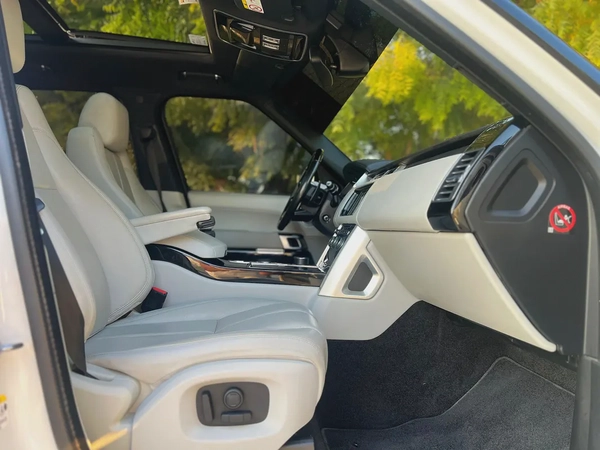 Land Rover Range Rover Vogue HSE 2016 - GCC Specs
