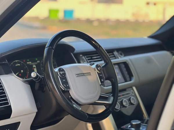 Land Rover Range Rover Vogue HSE 2016 - GCC Specs