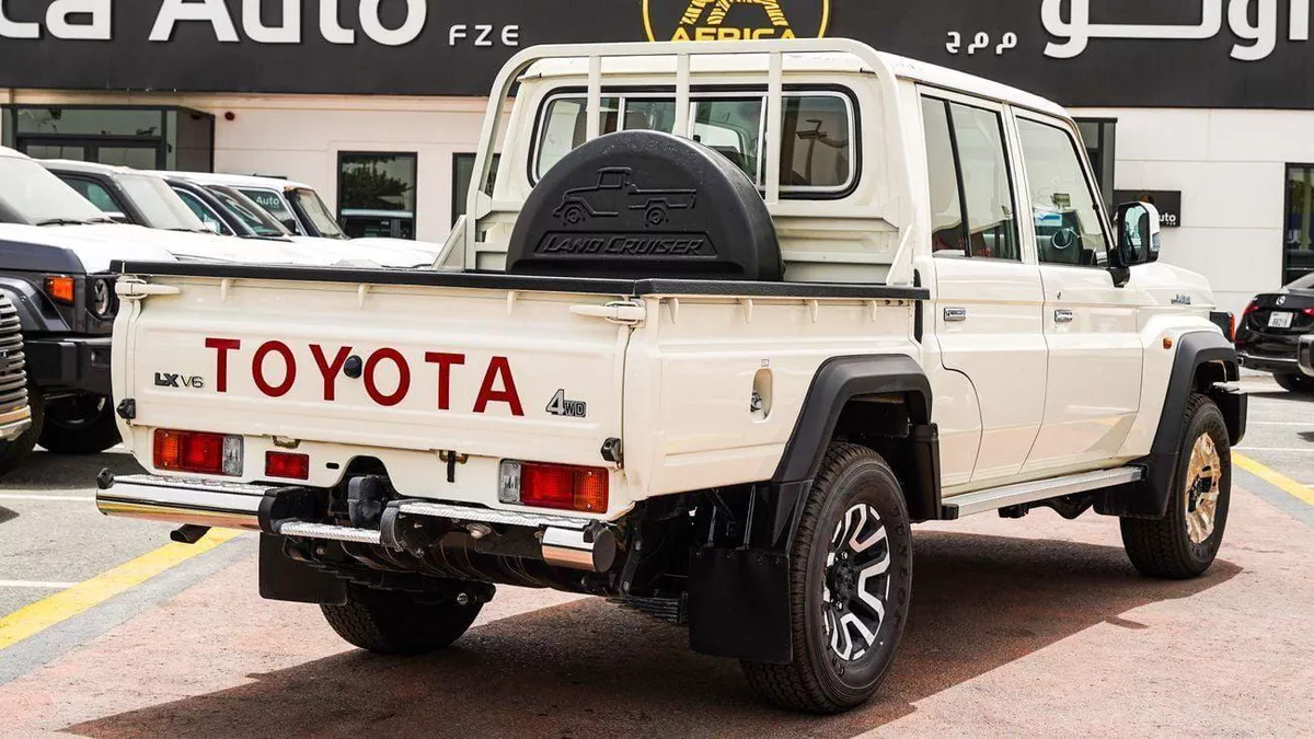 Toyota Land Cruiser Pick Up LC79 DC 4.0 L FULL OPTION AT 2026-12-0