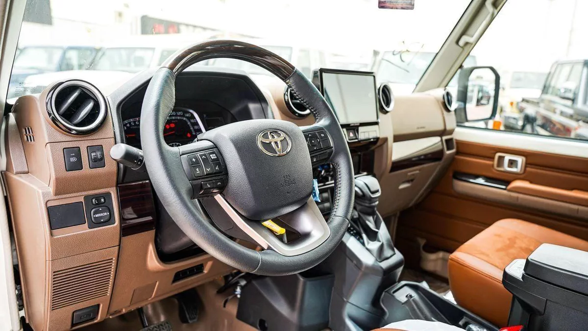 Toyota Land Cruiser Pick Up LC79 DC 4.0 L FULL OPTION AT 2026-3-0