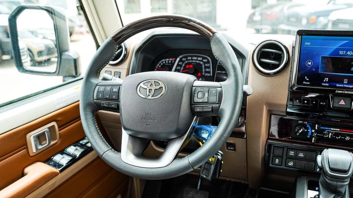 Toyota Land Cruiser Pick Up LC79 DC 4.0 L FULL OPTION AT 2026-4-0