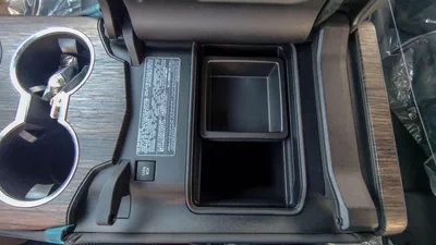Toyota Land Cruiser VX LAND CRUISER VX 4.0L JBL SYSTEM-9