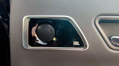 Toyota Land Cruiser VX LAND CRUISER VX 4.0L JBL SYSTEM-15