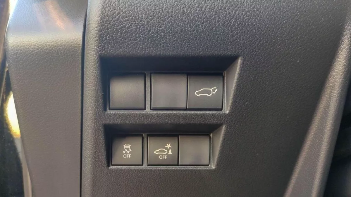Toyota Land Cruiser VX LAND CRUISER VX 4.0L JBL SYSTEM-10-0
