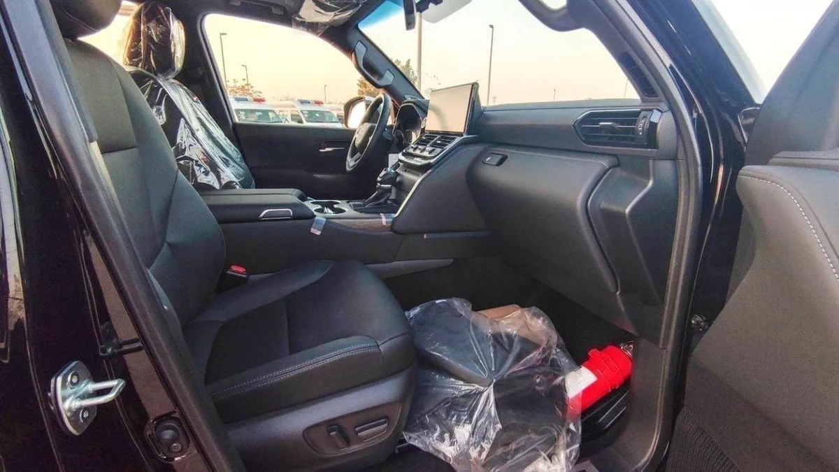 Toyota Land Cruiser VX LAND CRUISER VX 4.0L JBL SYSTEM-11-0