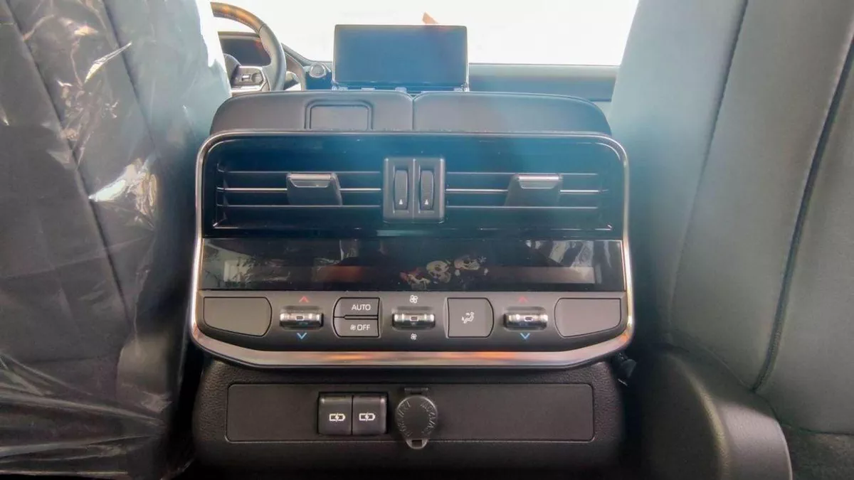 Toyota Land Cruiser VX LAND CRUISER VX 4.0L JBL SYSTEM-14-0