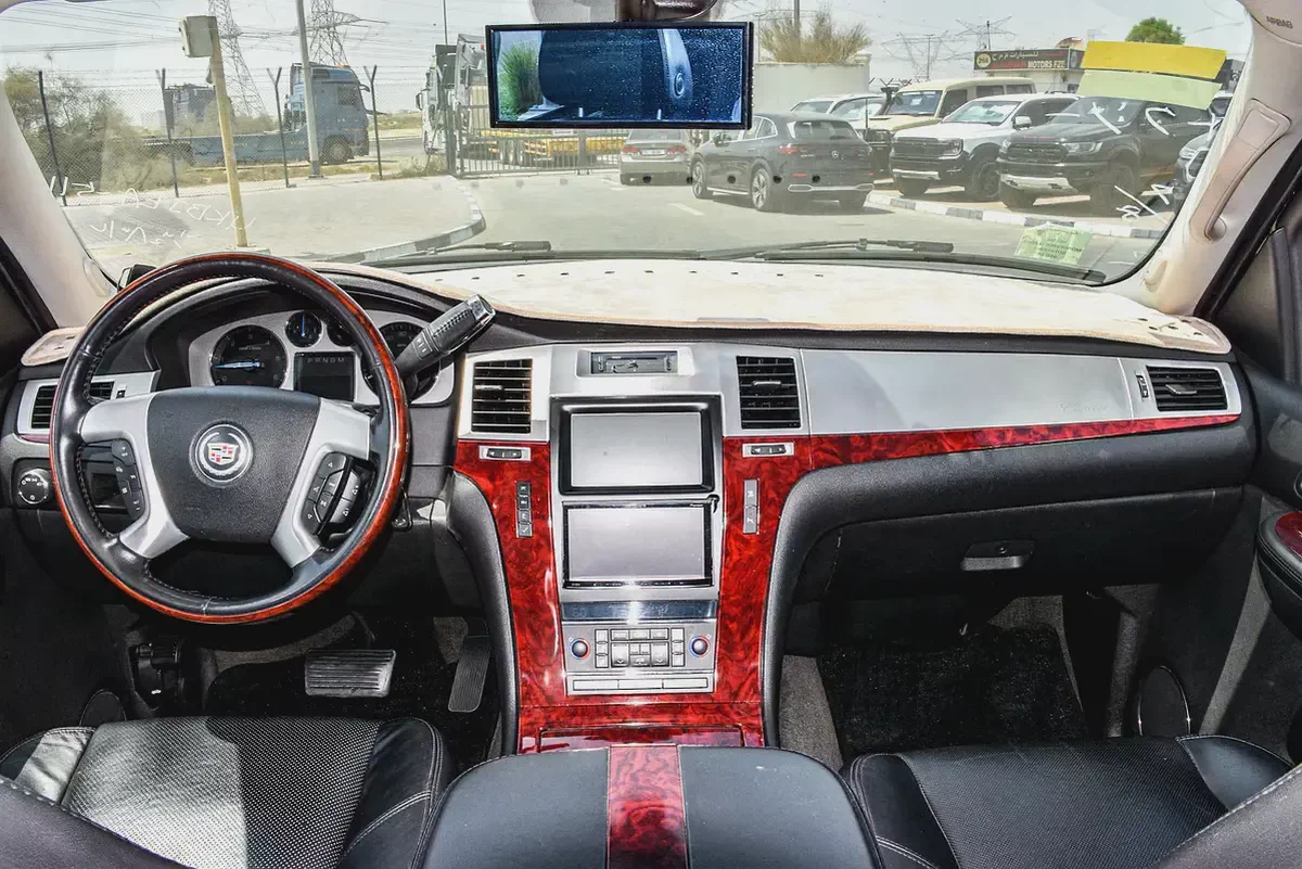 2008- CADILLAC ESCALADE - SUPER CLEAN - ONLY 153,000 KM-11-11
