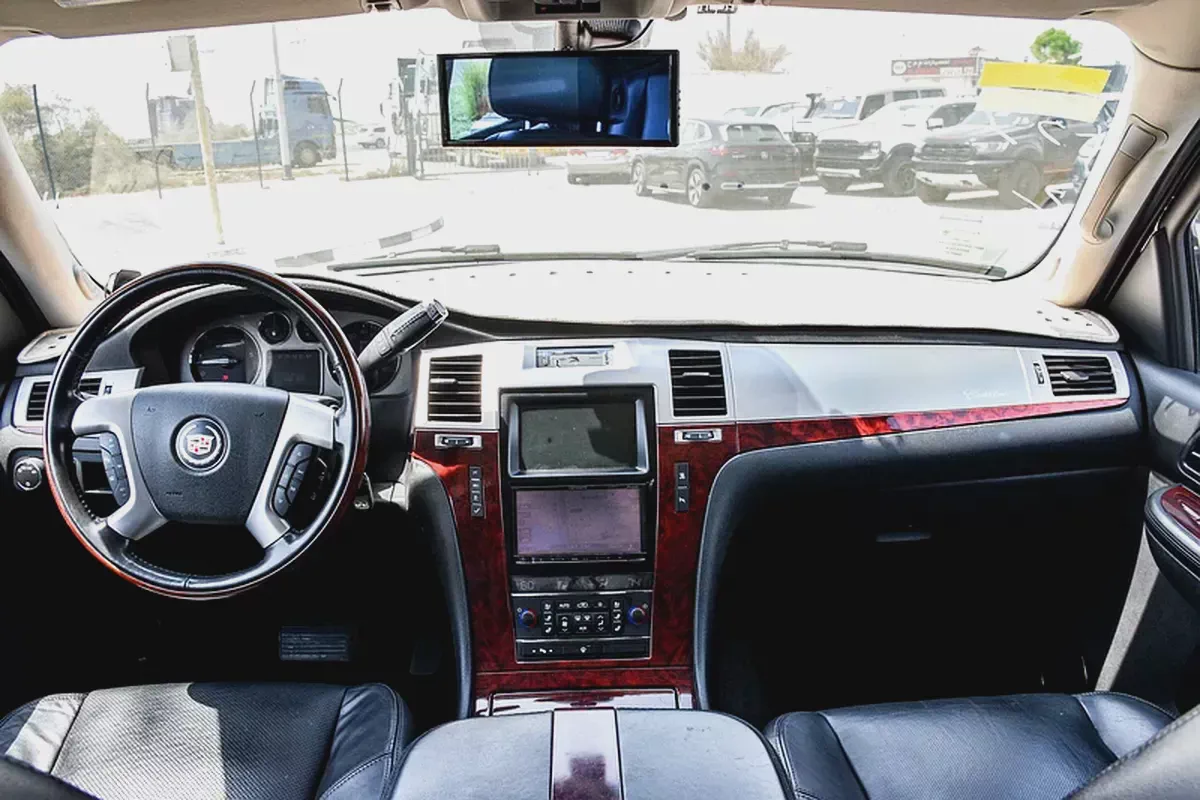 2008- CADILLAC ESCALADE - SUPER CLEAN - ONLY 153,000 KM-12-12