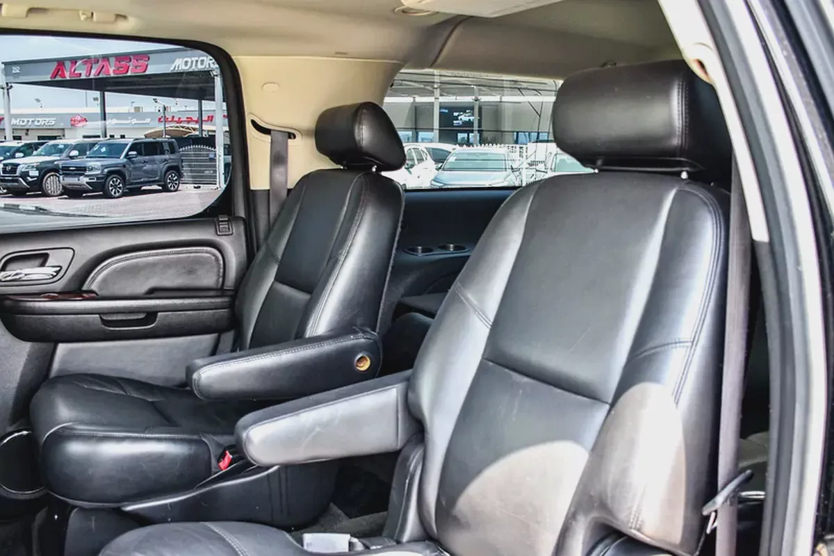 2008- CADILLAC ESCALADE - SUPER CLEAN - ONLY 153,000 KM-18-18