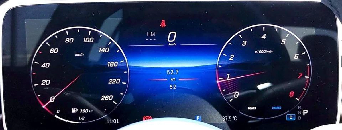 Mercedes Benz C200 STD AMG 5 Years Warranty 2026 GCC - AED 220,000-1-1