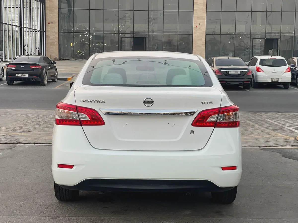 GCC Specs Nissan Sentra S 2017 - Reliable and Efficient!-4-4