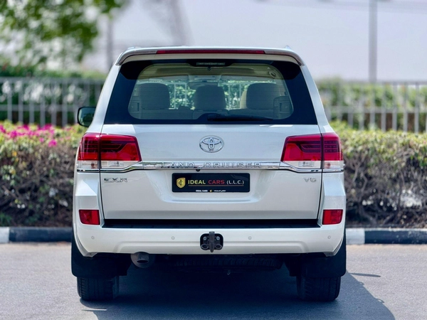 LAND CRUISER EX. R V6 | GCC SPECS | YEAR: 2017 | KMS: 218,000 | FULL-SERVICE HISTORY