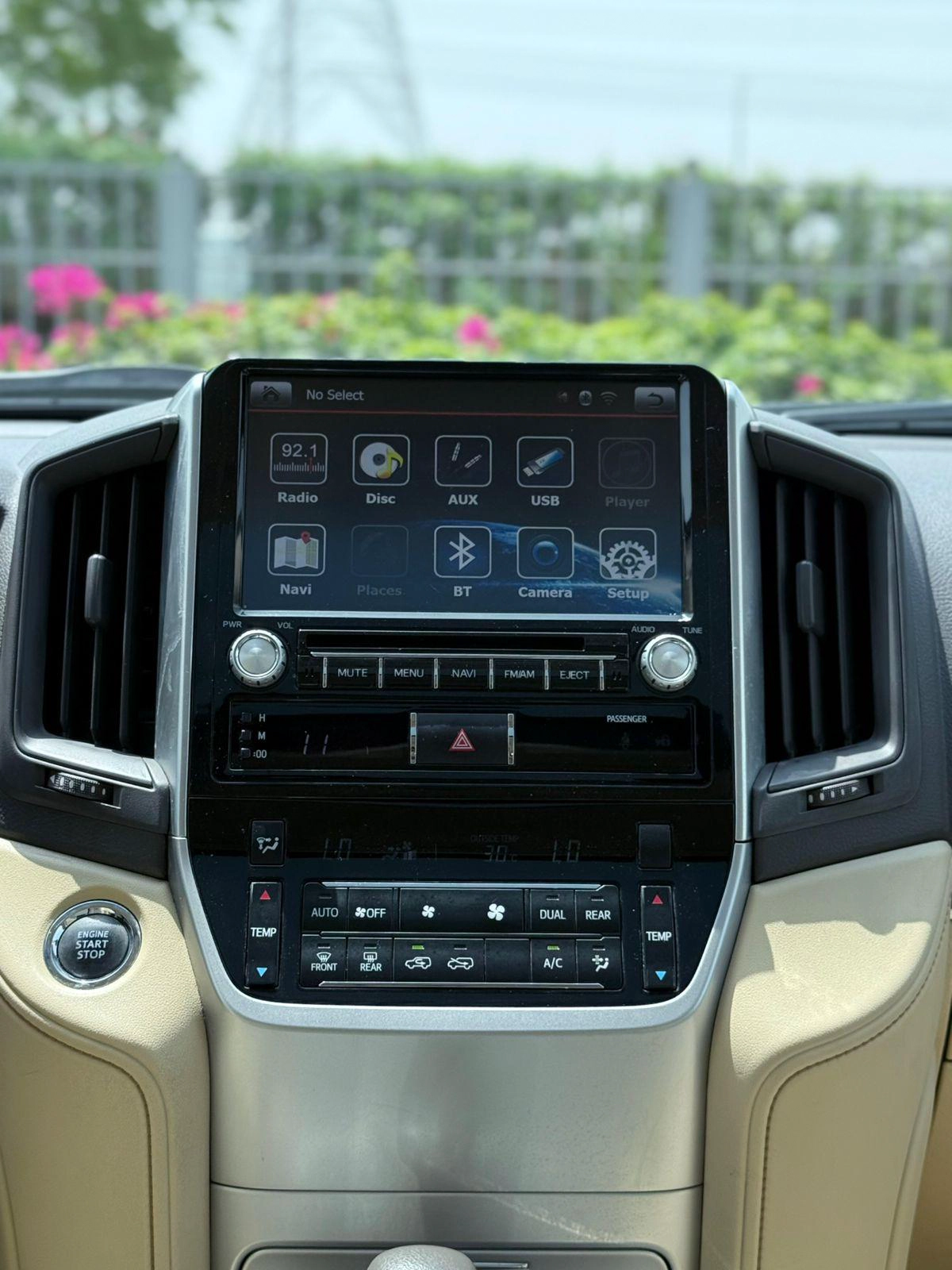 LAND CRUISER EX. R V6 | GCC SPECS | YEAR: 2017 | KMS: 218,000 | FULL-SERVICE HISTORY-3-3